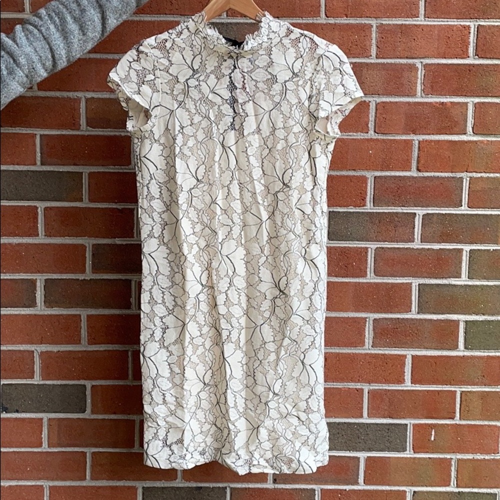 PRICED TO GO🚨 - H&M laser cut dress